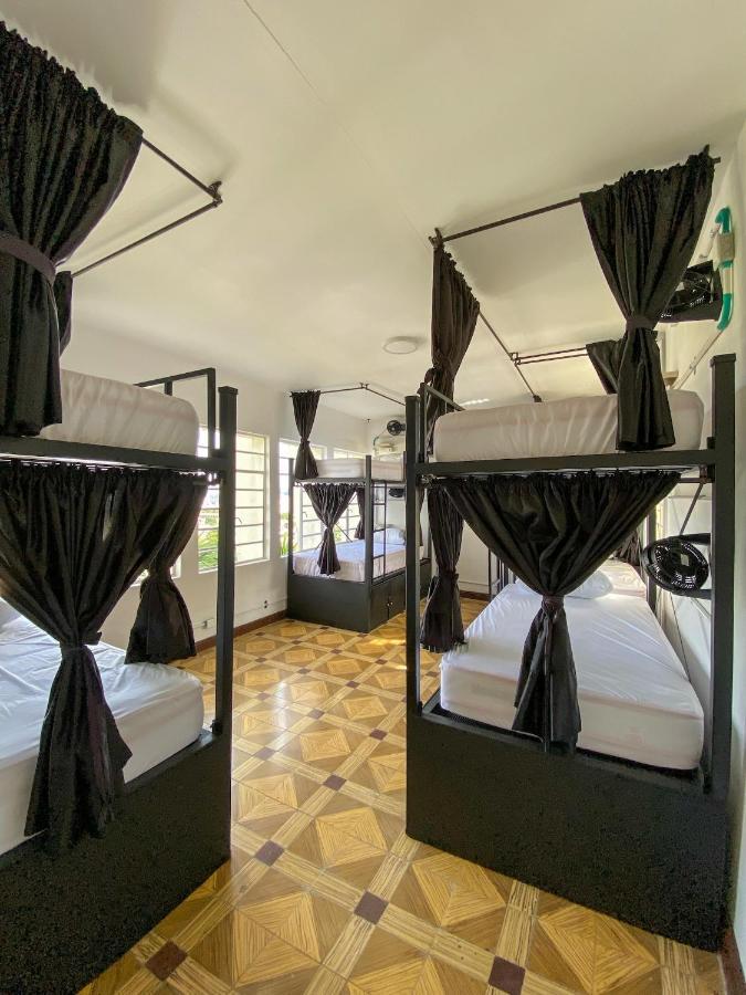 La Palmera Hostel Кали Екстериор снимка