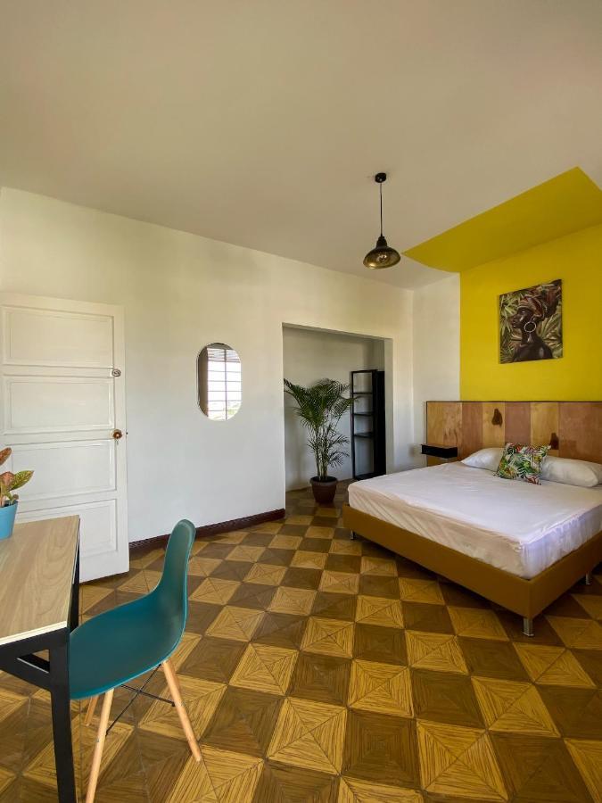 La Palmera Hostel Кали Екстериор снимка