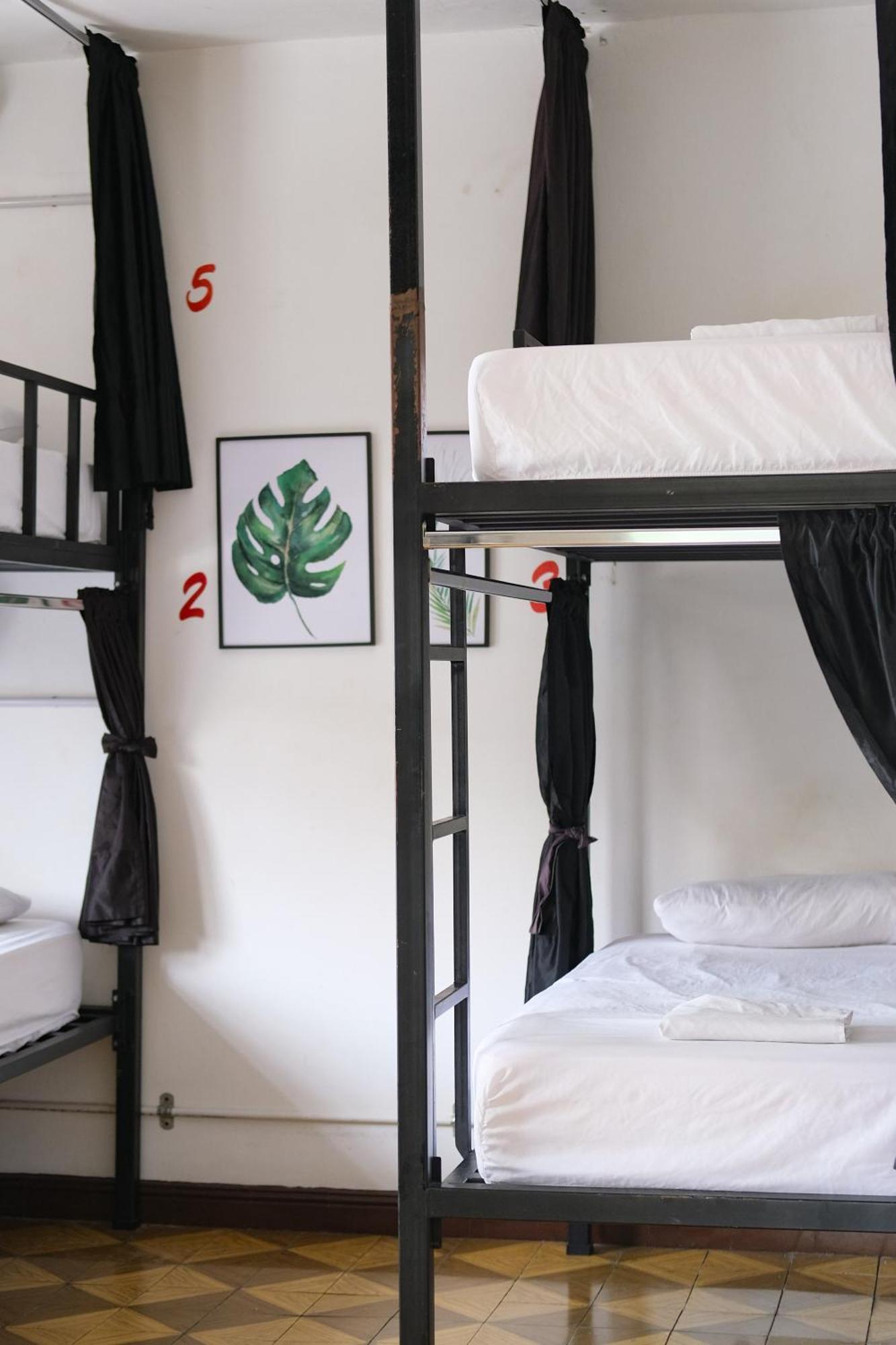 La Palmera Hostel Кали Екстериор снимка