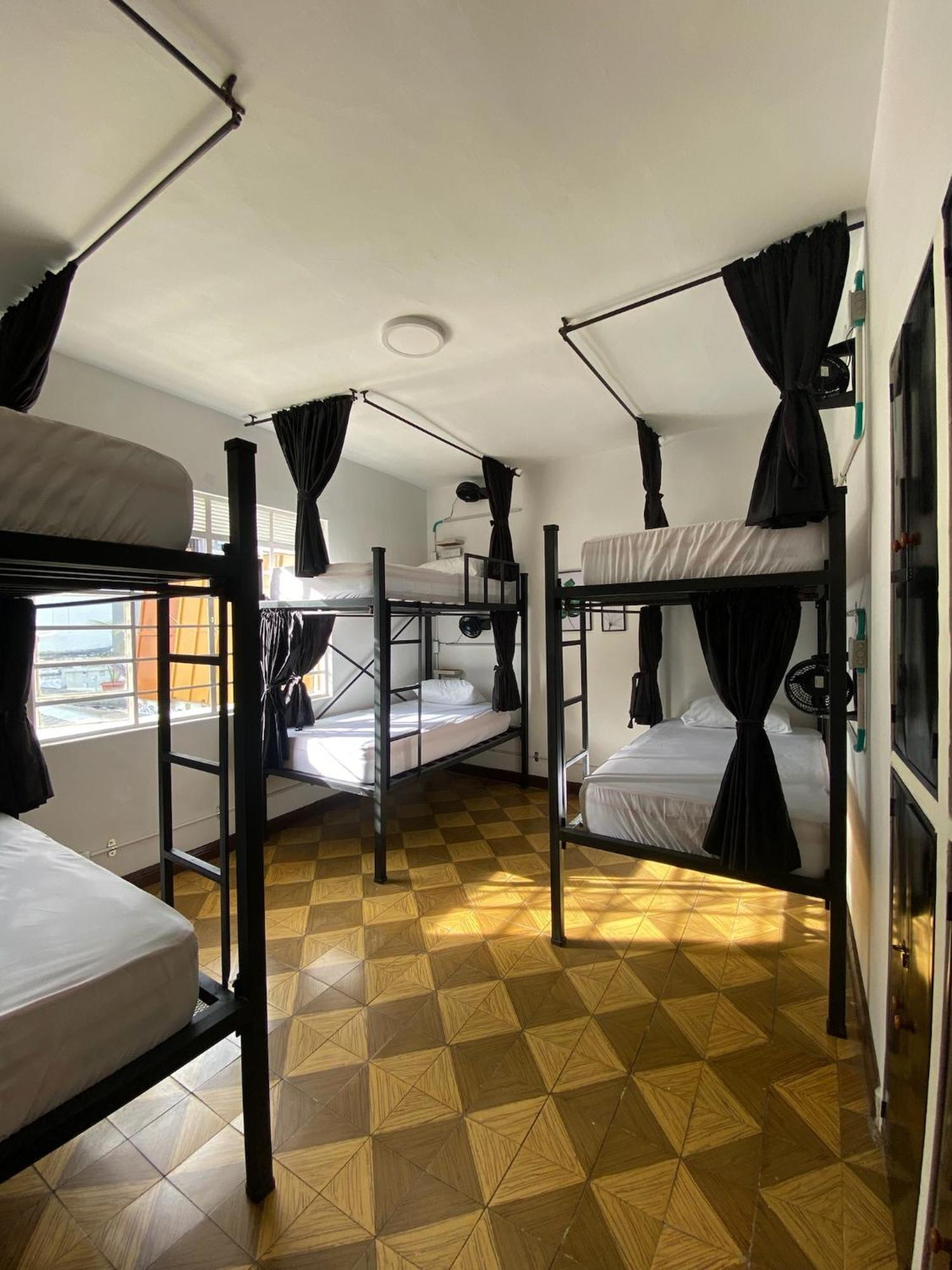 La Palmera Hostel Кали Екстериор снимка